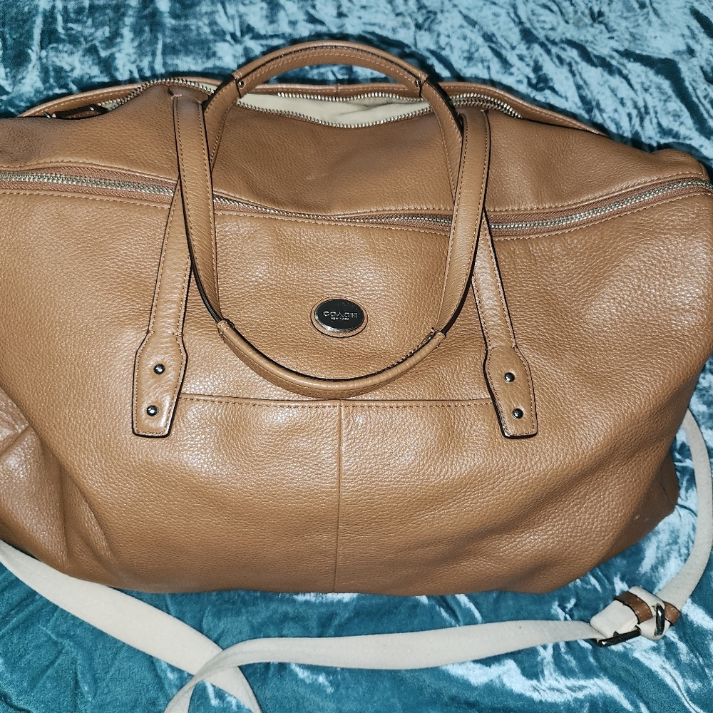 Coach Tan Pebbled Leather Duffle Bag- Great Carry On/Travel Bag - Picture 3 of 5